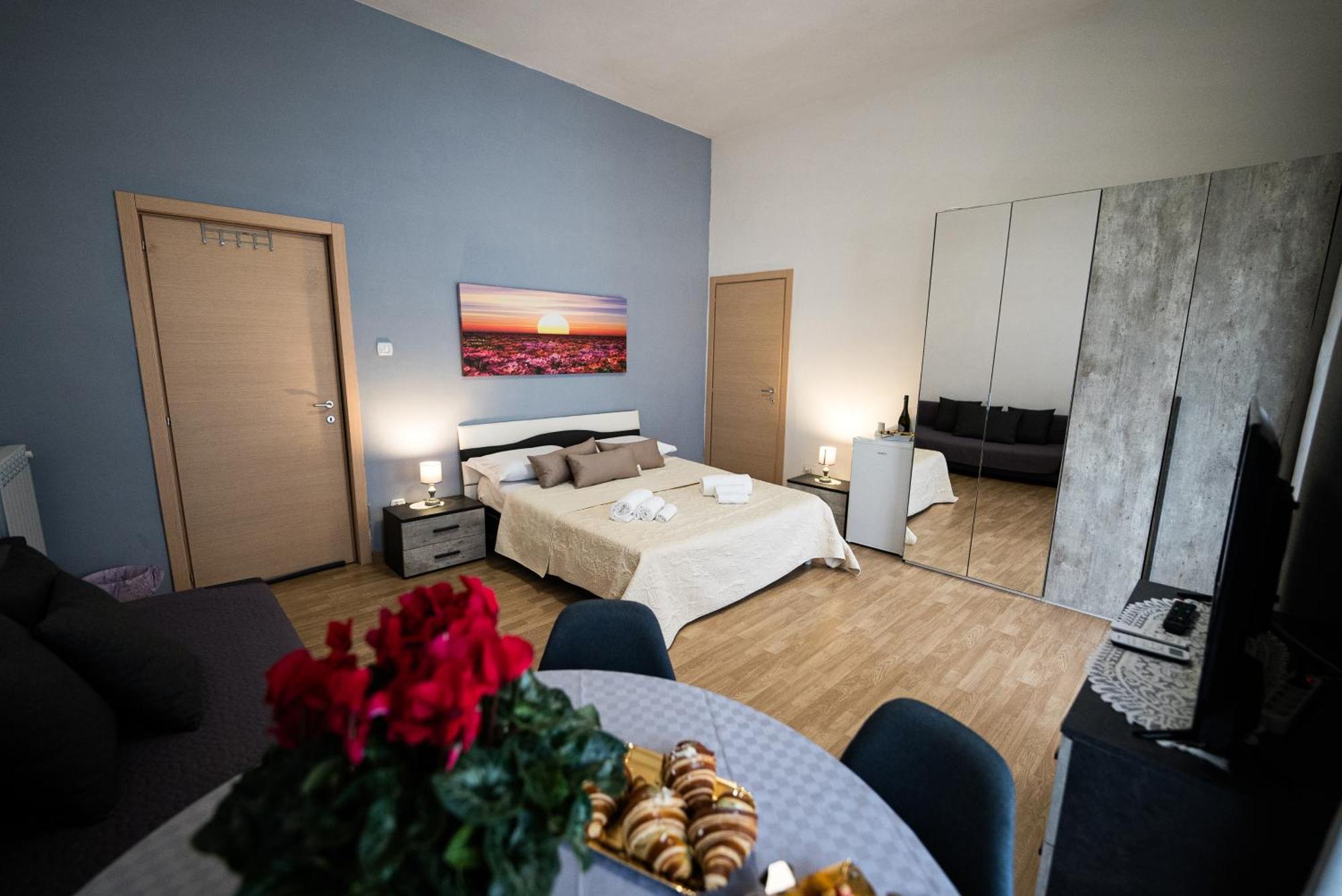 Home Josephine, A Due Passi Dalla Reggia Caserta Eksteriør billede