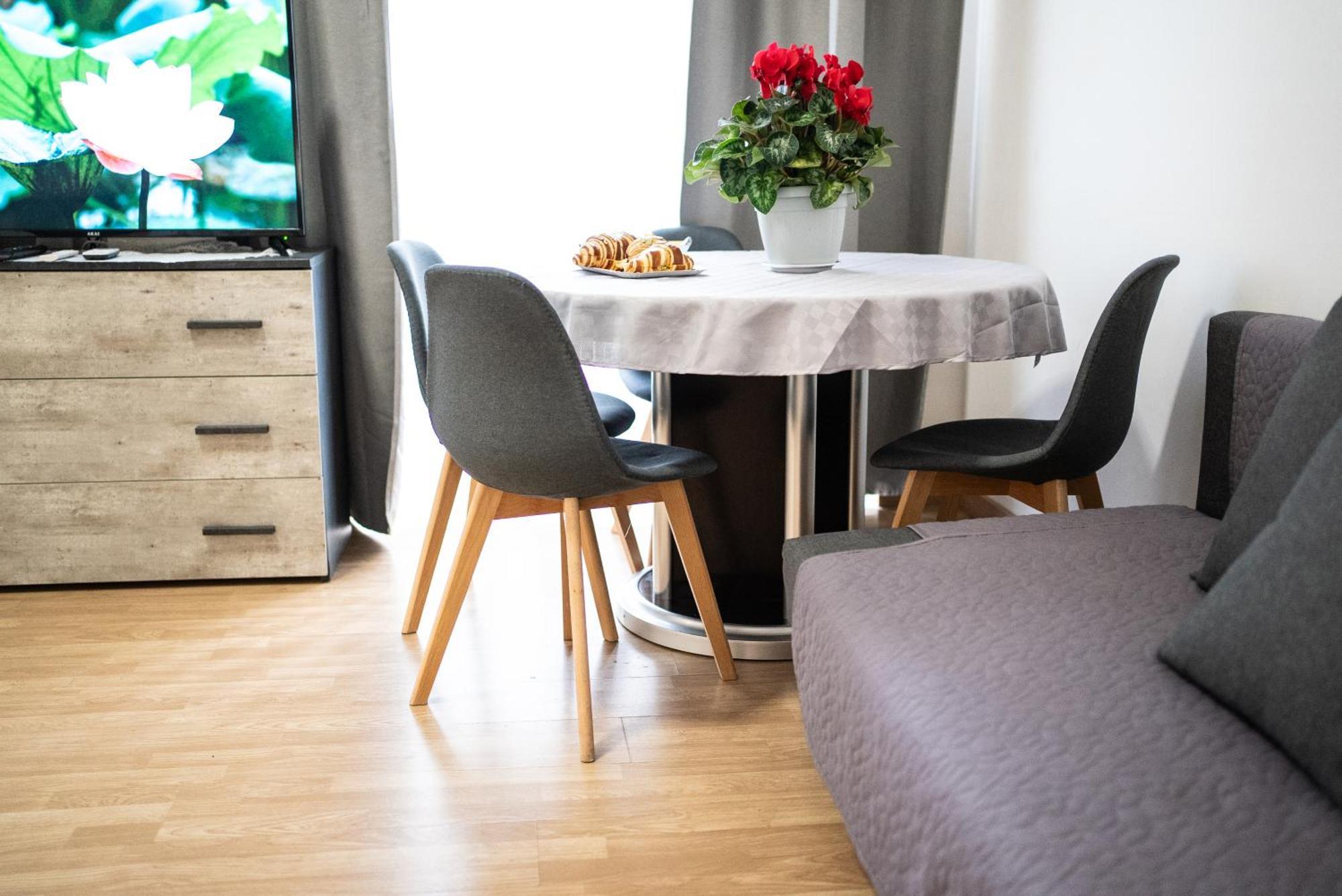 Home Josephine, A Due Passi Dalla Reggia Caserta Eksteriør billede